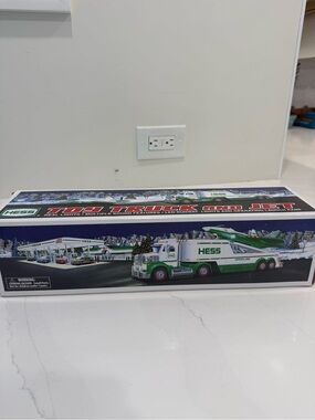 HESS 2010 Toy Truck & Jet